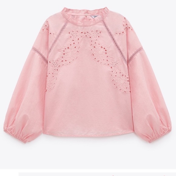 ZARA Gorgeous & Delicately Embroidered Eyelet Blouse that is beautiful🔥🔥🔥 - Picture 2 of 7